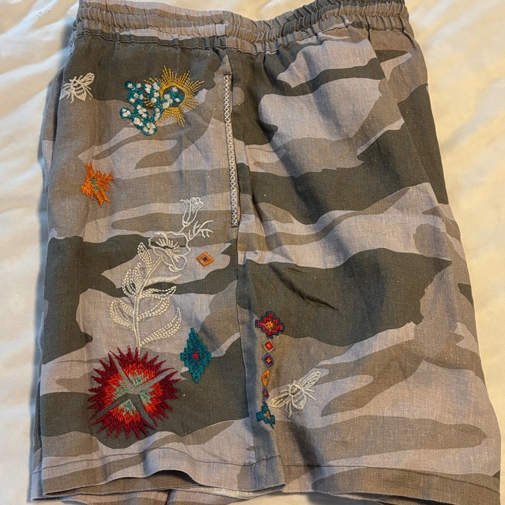 Johnny Was Linen Shorts 🩳 - Picture 2 of 2
